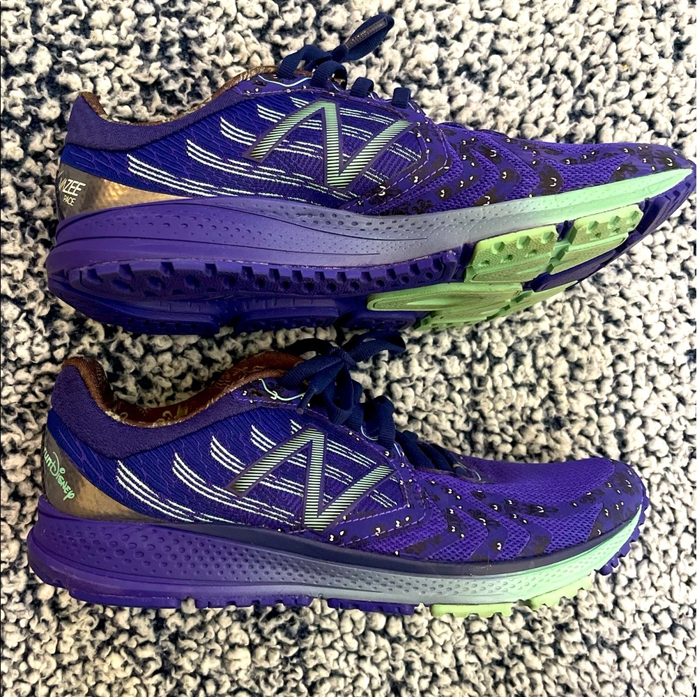 RunDisney Rare Haunted Mansion Sneakers New Balance Disney 8.5 VAZEE Pace V2